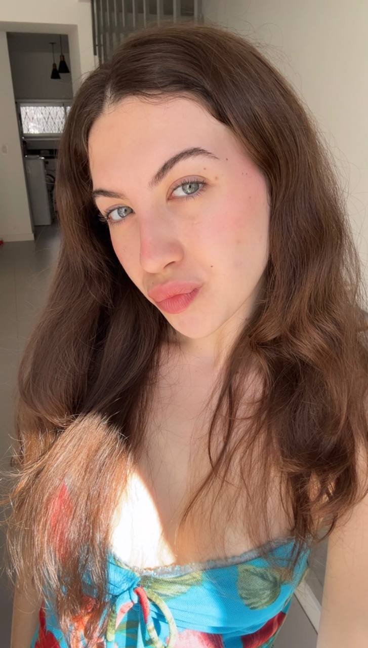 Nude girl Amber in Sarajevo