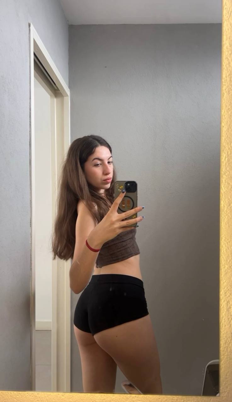 Amber in her underwear in Sarajevo