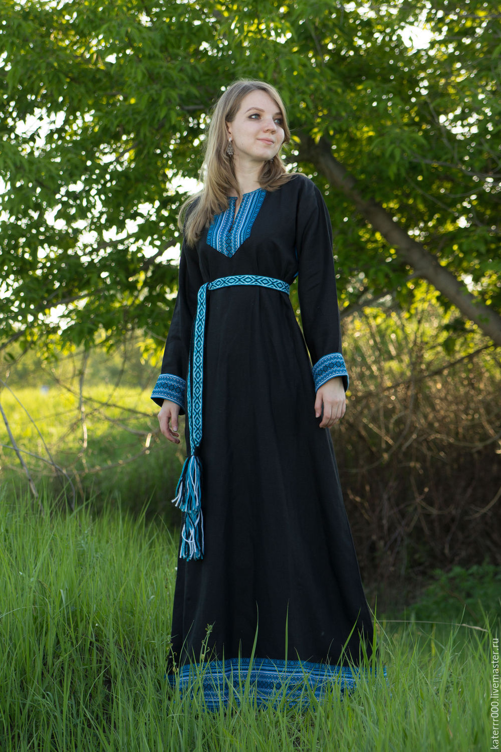 Women in Slavic costumes in Sarajevo