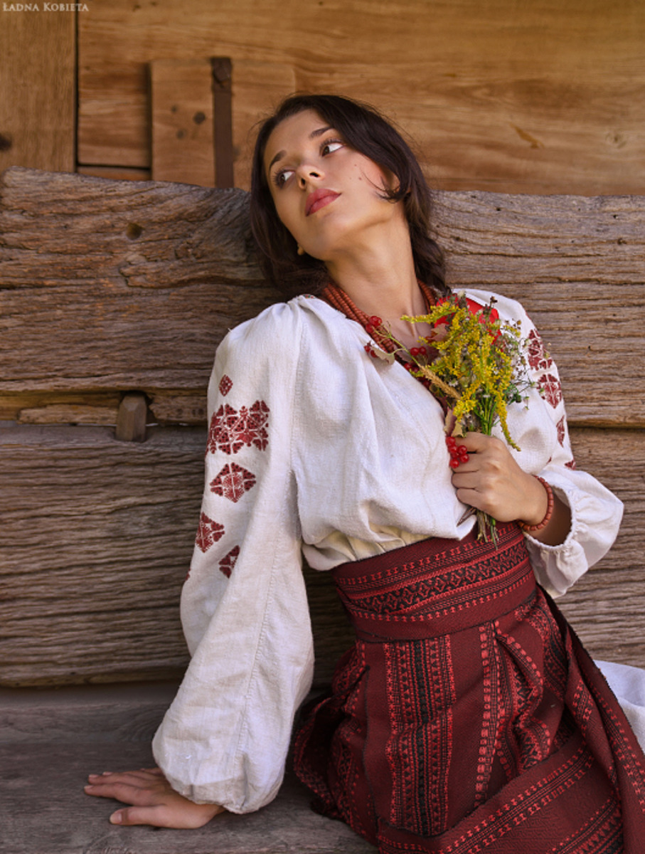Girls in Slavic costumes in Sarajevo